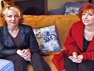 Schwarzer Schwanz tief in weissem Arsch