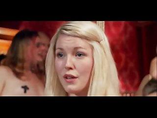 Sklavin fickt mit Dildo und mehr