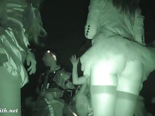 Heisse Girls nackt vor der Kamera