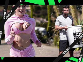 Geile arabische Schönheit bekommt die enge Muschi gefickt - Amateur Interracial Teensex mit Facial