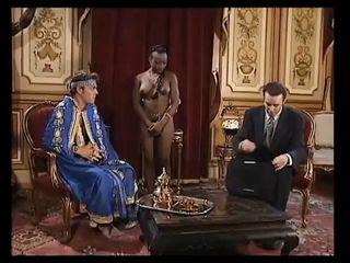 Analsex und Fisting mit schwarzen und weissen Frauen