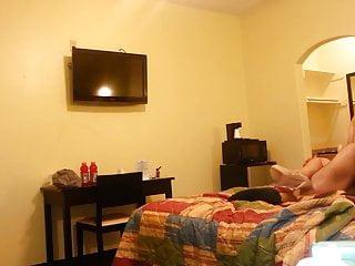 Ehefrau wird von dem Gärtner gefickt