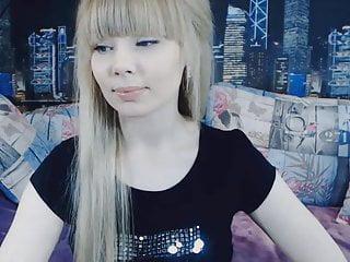 Junge Studentin fickt mit ihrem Mitbewohner