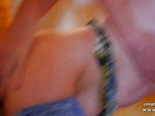 Französische Blondine wird analysiert und bespritzt im Hotelzimmer