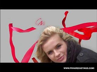 Babe mickey blü beim Casting gefickt