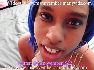 Teen bläst Schwanz bis zum Orgasmus