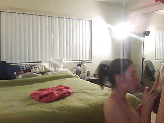 Jamie fickt seinen Schwanz zum ersten Mal