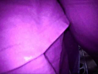 Ella parada und el schaut zu