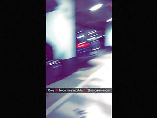 Geile tätowierte Brünette in den Arsch gefickt