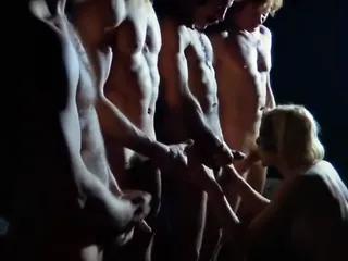 Hinter der Szenen des französischen Pornos