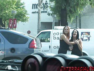 Schöne Blondine hollie doggy style gefickt