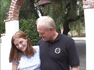 Schwangere Schlampe lässt sich von drei Männern ficken