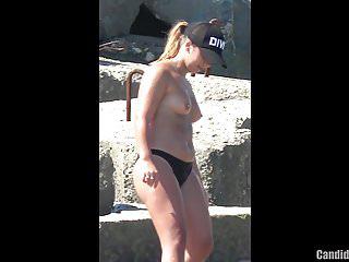 Oben ohne Milfs am Strand heimlich gefilmt