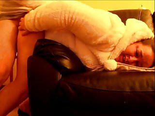 Hübsches Mädchen mit Vorliebe für Analsex