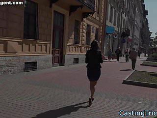 Euro Babe bei einem Casting gefickt