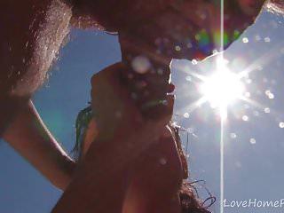 Exotische Schönheit wird in alle Löcher gefickt