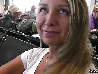 Deutsche Mutter fickt mit einem Fremden Urlaub