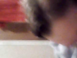 Schlampe lutscht und fickt schwarzen Schwanz