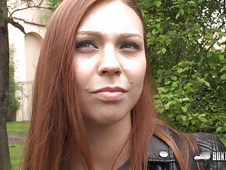 Hinreissende ornella Morgan bietet ihre Muschi an