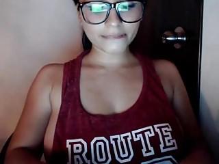 Latina zeigt sich vor der Kamera