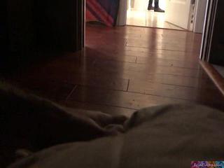 Milf lässt sich von einem Teenager filmen