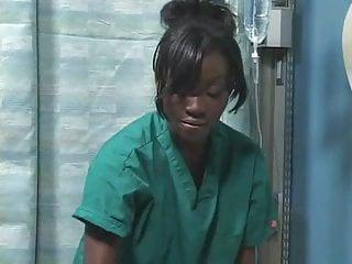 Asiatischer japanischer Mann fickt die schwarze Patientin