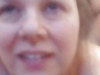 Unterwürfige Teenagerin kommt auf einen grossen schwarzen Schwanz