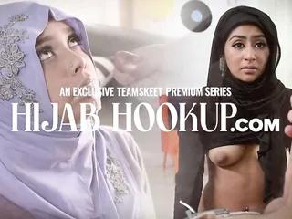 Familienbande - attraktives Teenmädchen verführt ihren Stiefbruder zum Sex