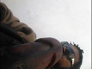 Oma wird von einem großen Schwanz gefistet